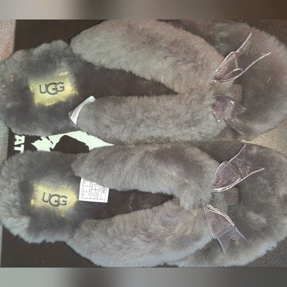 UGG Grey Slides Size 6 - Picture 1 of 1